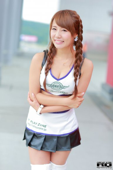 “开云体育官网”毕业纪念册曝光 小布有够拙(图3)