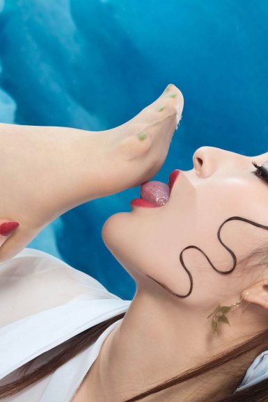 麦当娜18岁裸体写真下月被拍卖 三点尽露淡定从容‘kaiyun’(图2)